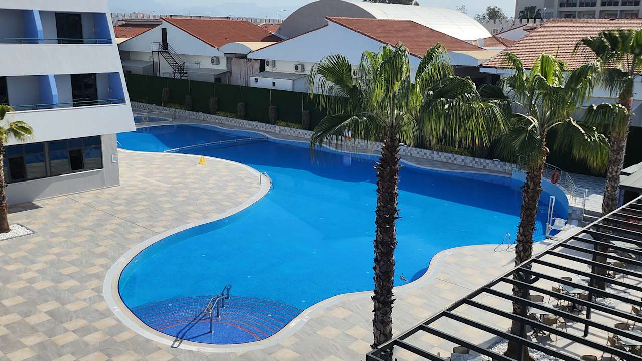 Pool Grand Seker Hotel