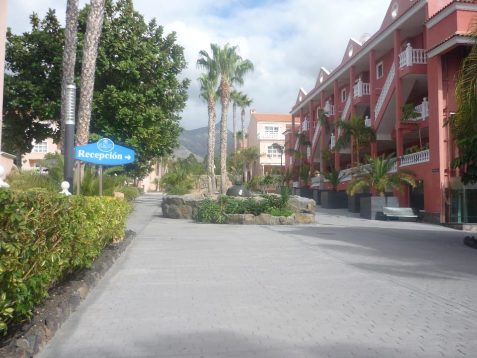 In der Anlage Blick Richtung Ausgang Hotel El Duque