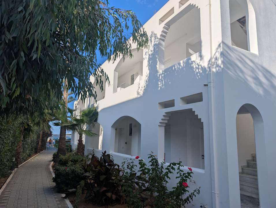 Gartenanlage HARPIN Happy Days Beach Hotel