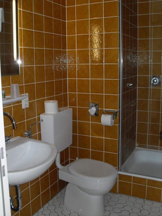 Badezimmer  Sure Hotel by Best Western Bad Dürrheim