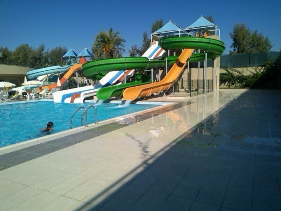 Die Wasserrutschen Hotel Royal Garden Beach