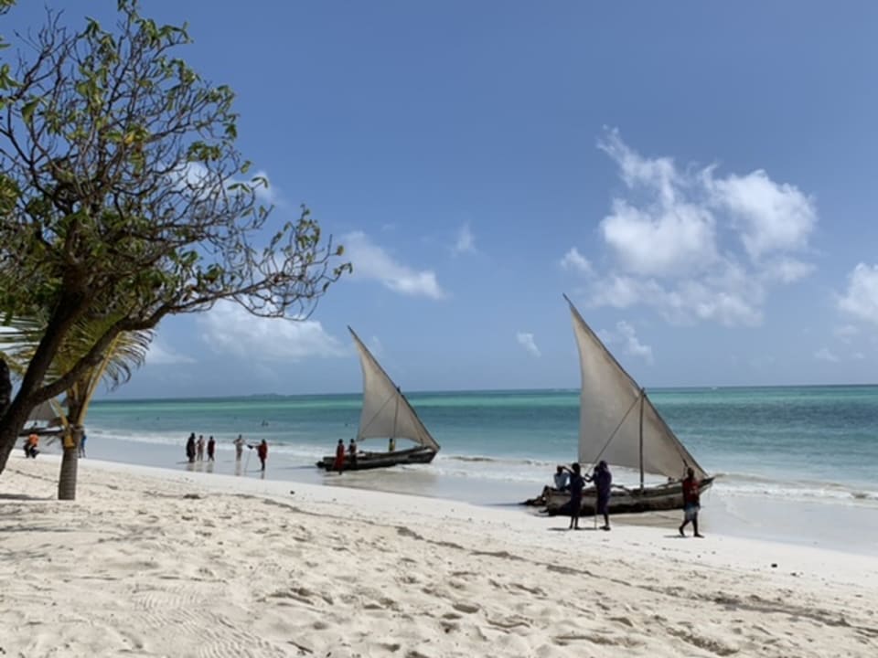Strand Neptune Pwani Beach Resort & Spa