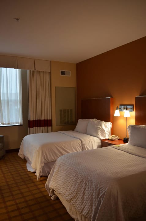 Laut und zugig durch den Lüftungsauslass am Bett Hotel Four Points by Sheraton Philadelphia City Center