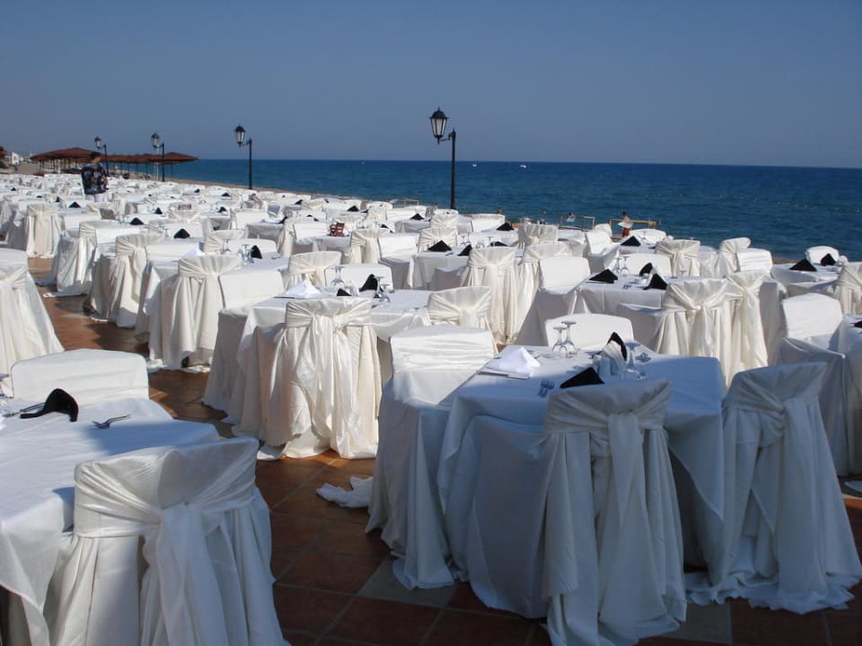 Schwarz-Weiß Abend jeden Samstag Ali Bey Club