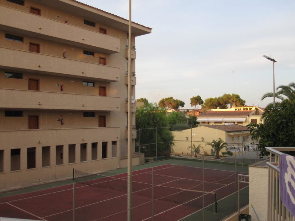 Ausblick auf Tennisplatz Hotel HM Ayron Park