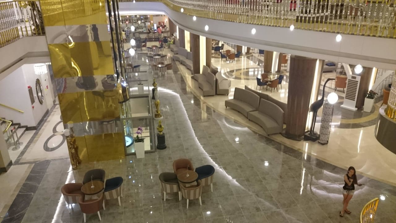 Blick auf die Bar Dream World Aqua Hotel