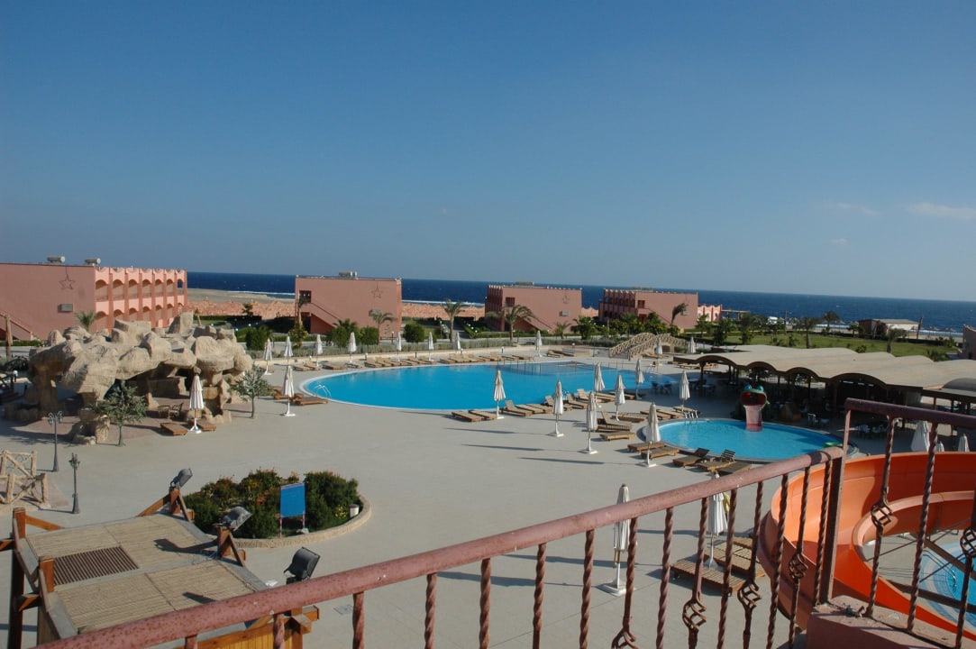 Baseny Three Corners Happy Life Beach Resort