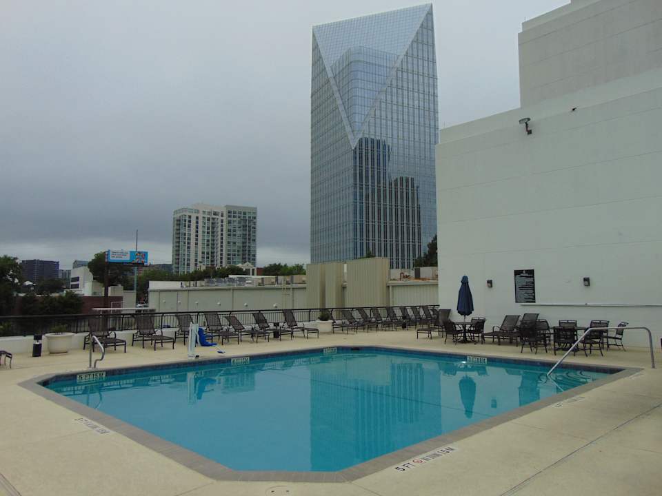 Pool Embassy Suites Hotel Atlanta-Buckhead