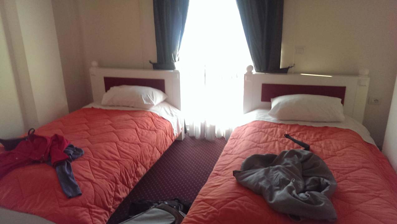 2.teil des riesigen Zimmers Grand Hotel Saranda