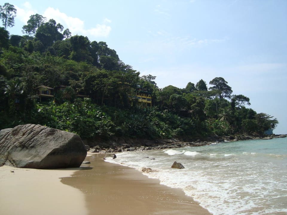 Strand vor der Hotelanlage Moracea by Khao Lak Resort
