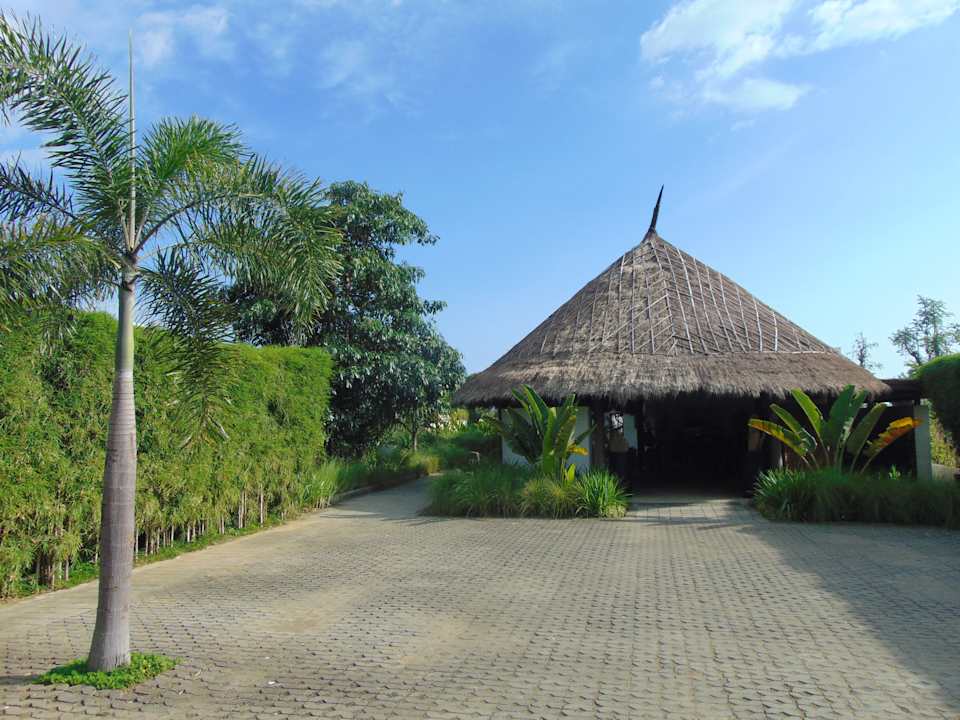 Lobby Amber Lombok Beach Resort
