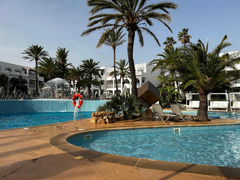 Pool Calimera Fido Gardens