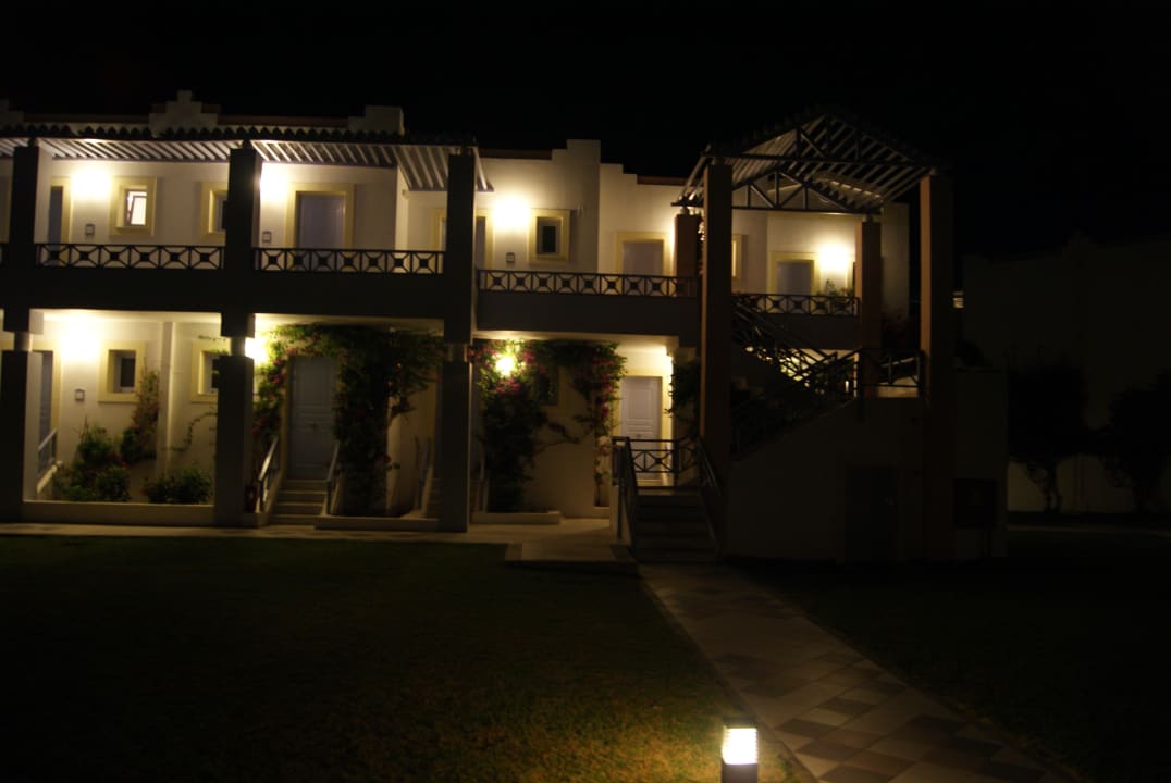 Zimmer Wohnblock Eingangsseite Hotel Serita Beach