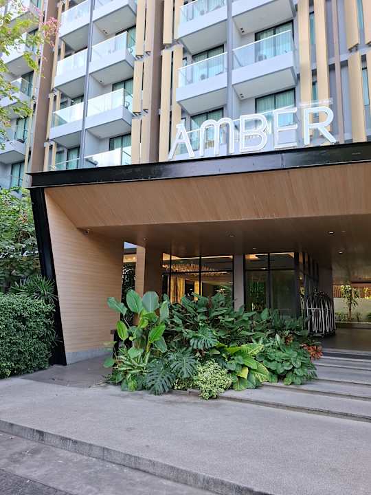 Außenansicht Hotel Amber Pattaya