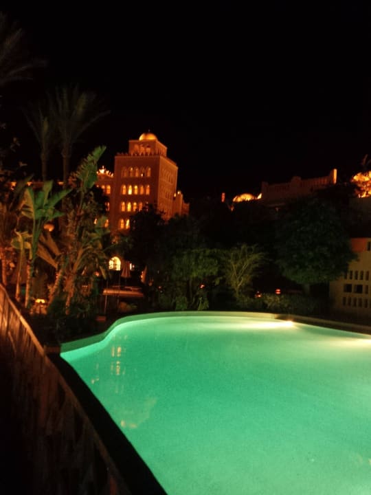 Pool bei Nacht Makadi Palace