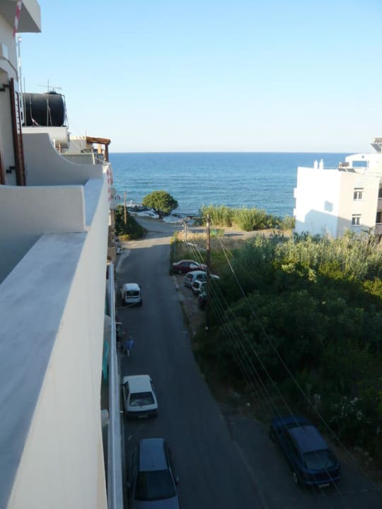 Blick vom Balkon nach links Hotel Lovely Holidays