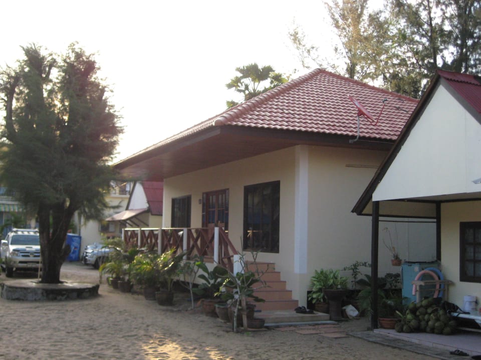 Bungalow Hotel Coconut Garden