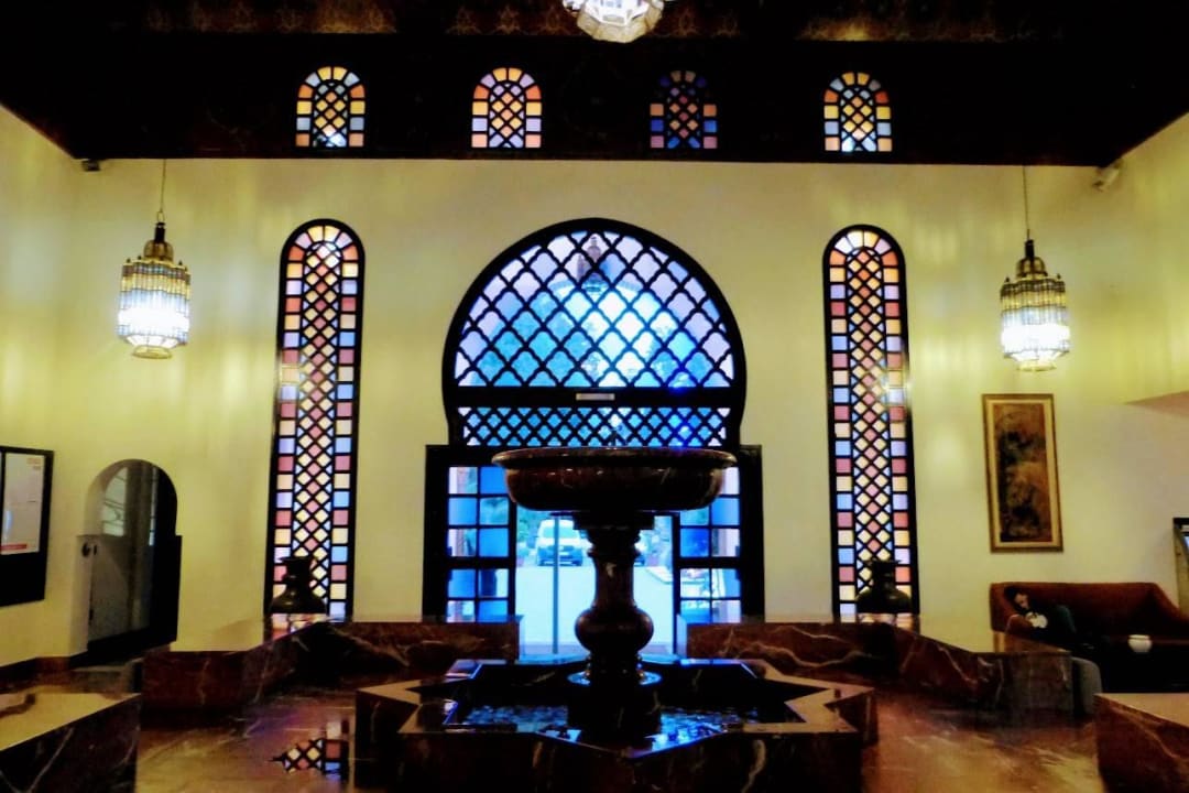 Duża przestronna recepcja Hotel Les Omayades