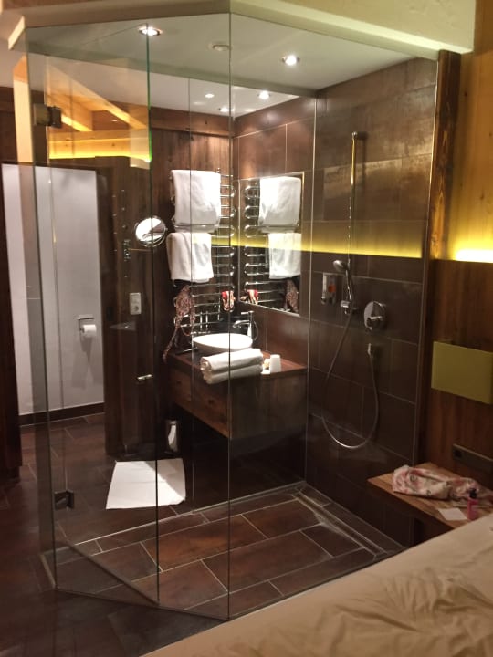 Zimmer Hotel Feuriger Tatzlwurm