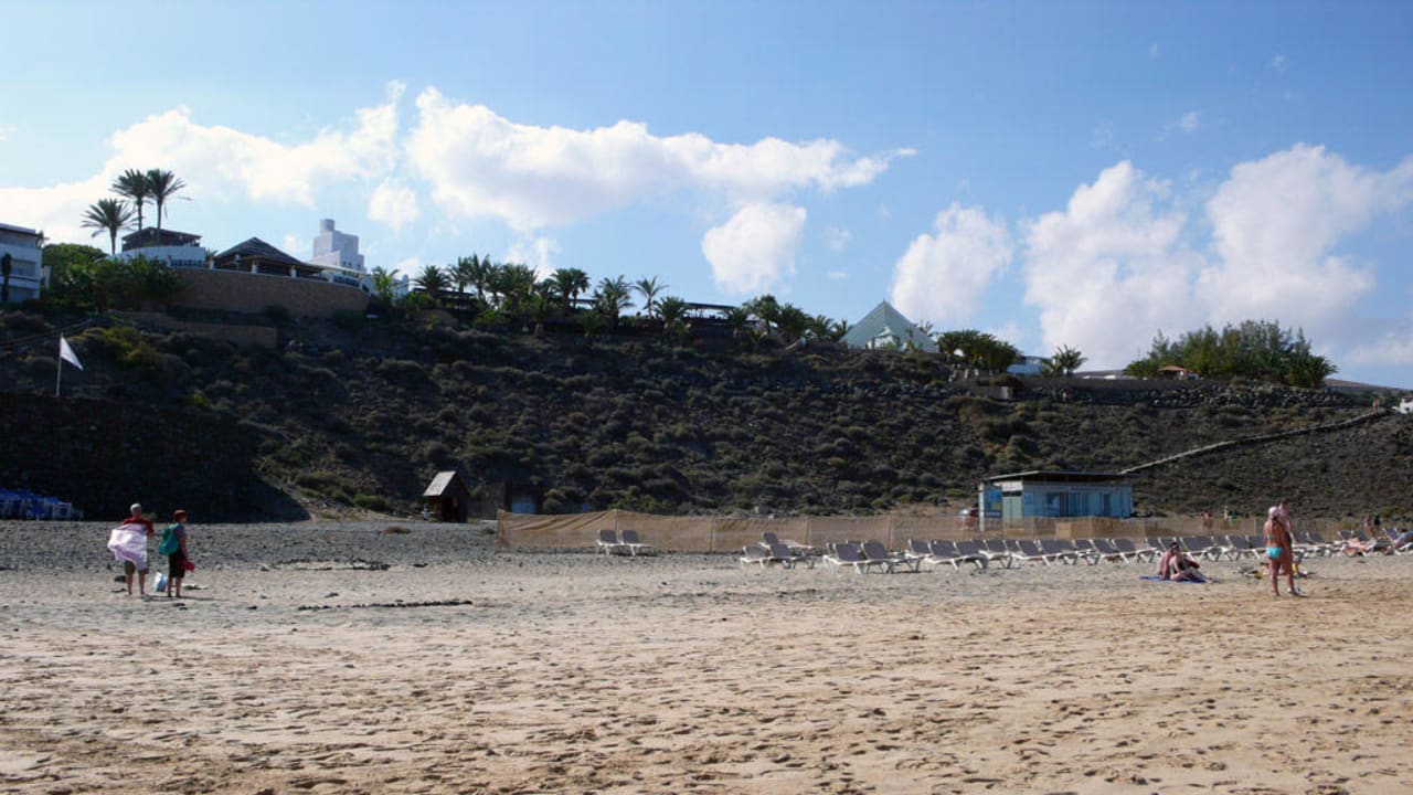 Blick vom Strand auf Hotelanlage Club Jandia Princess