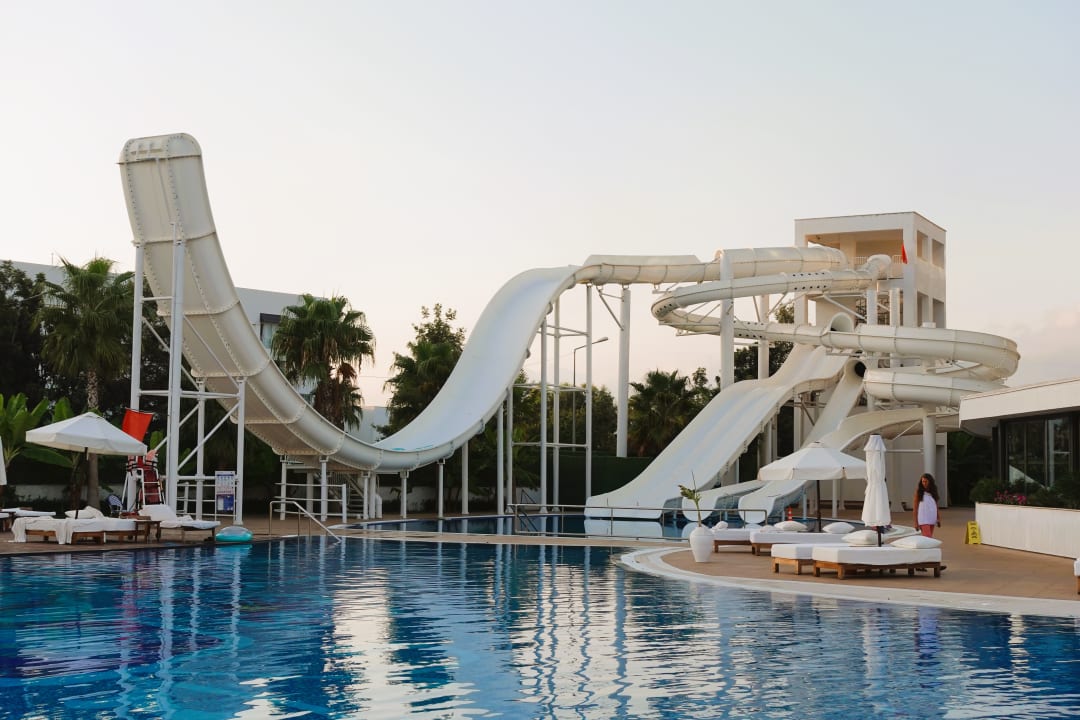 Pool Rubi Platinum Sign