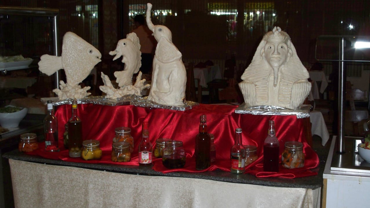 Das oben sind Butterfiguren Ghazala Beach