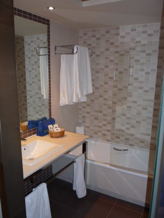 Badezimmer Elba Carlota Beach & Golf Resort