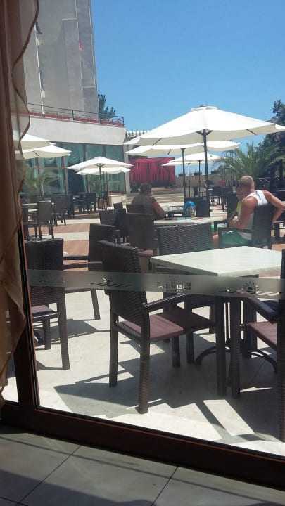 Sitzmöglichkeiten draußen  Hotel MiRaBelle