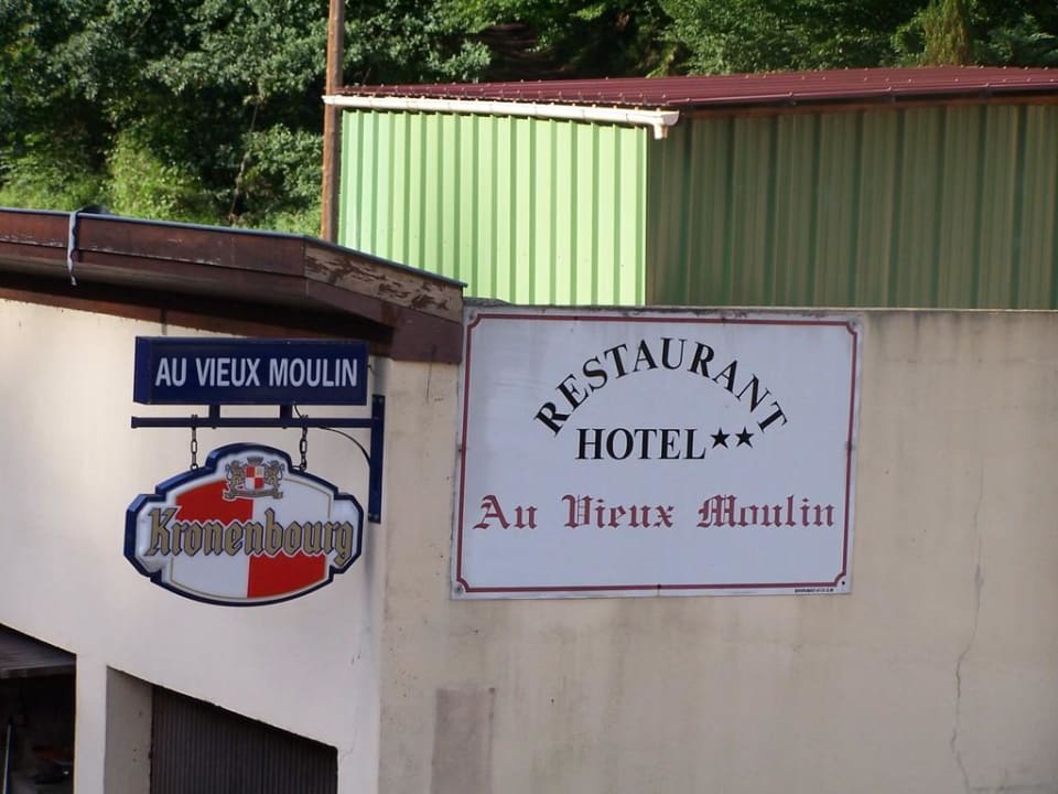 Einfahrt zum Hotel Hotel Au Vieux Moulin