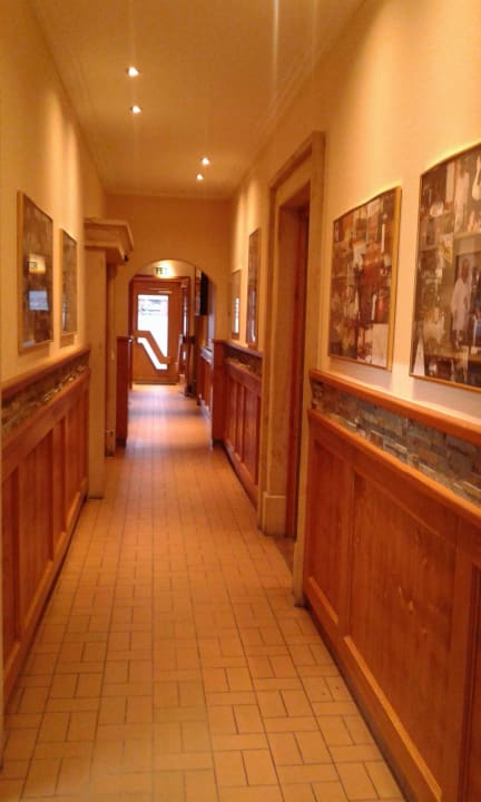 Gang zur Gaststätte Hotel Gasthof zur Post Stukenbrock