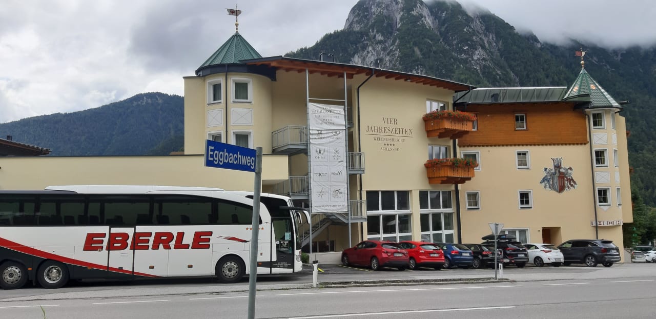 Außenansicht Wellnessresort Vier Jahreszeiten