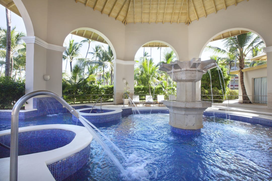 Pool Majestic Colonial Punta Cana