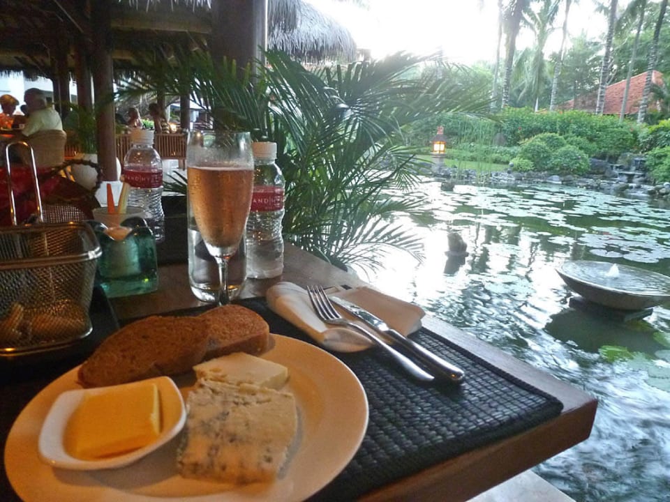 Grand Club Lounge - Happy Hour Grand Hyatt Bali