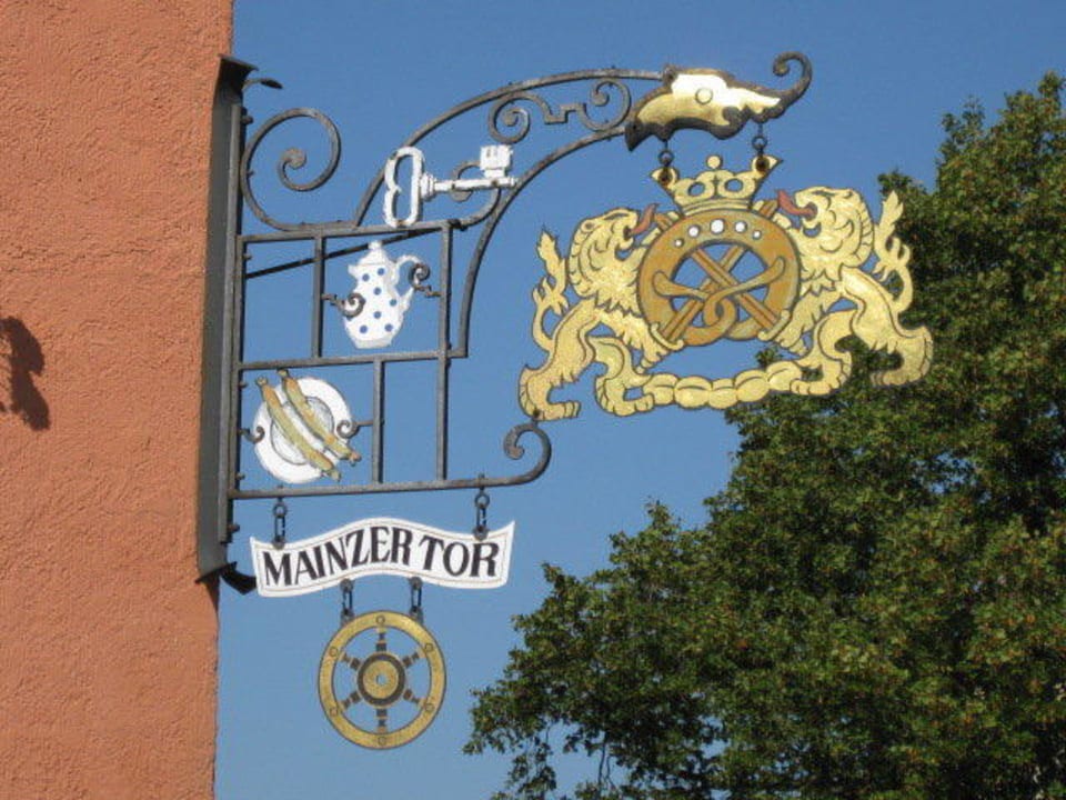 Mainzer Tor Wappen Hotel Mainzer Tor