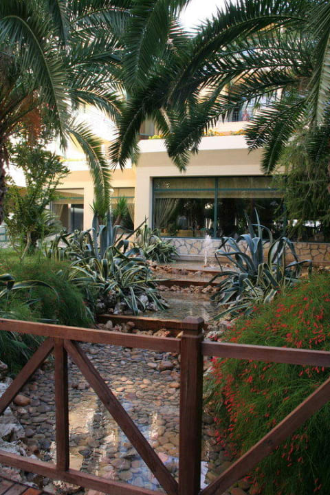 Gartenanlage Hotel Meryan