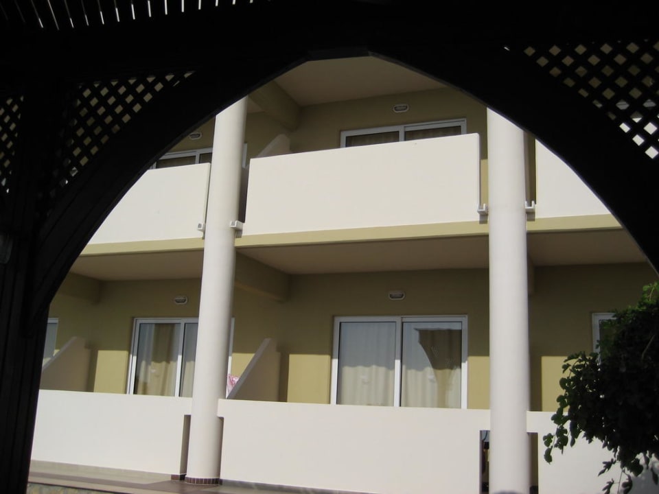 Zimmer an der Mythos-Bar Hotel Kalithea Horizon Royal