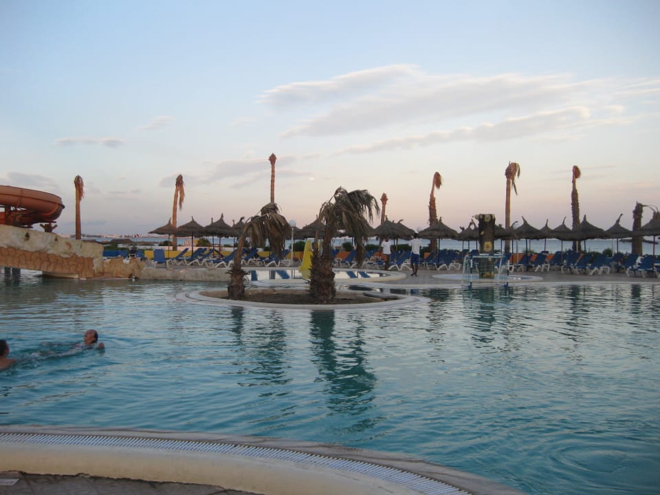 Basen Hawai Beach Club