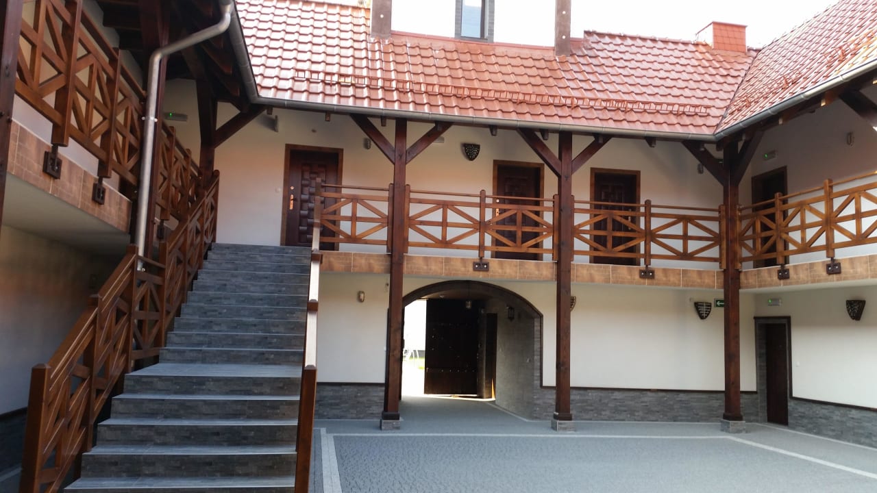 Dziedziniec Tematyczny Ośrodek Sportowo-Rekreacyjny Dwór Zawiszy