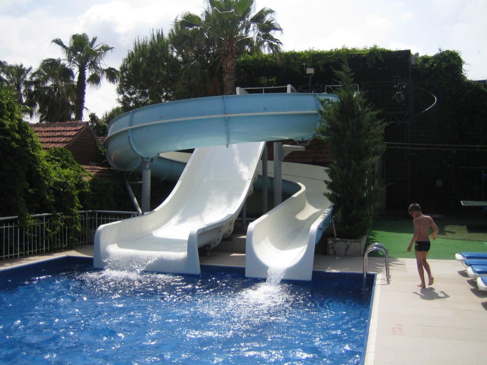 Pool mit Rutsche Can Garden Beach