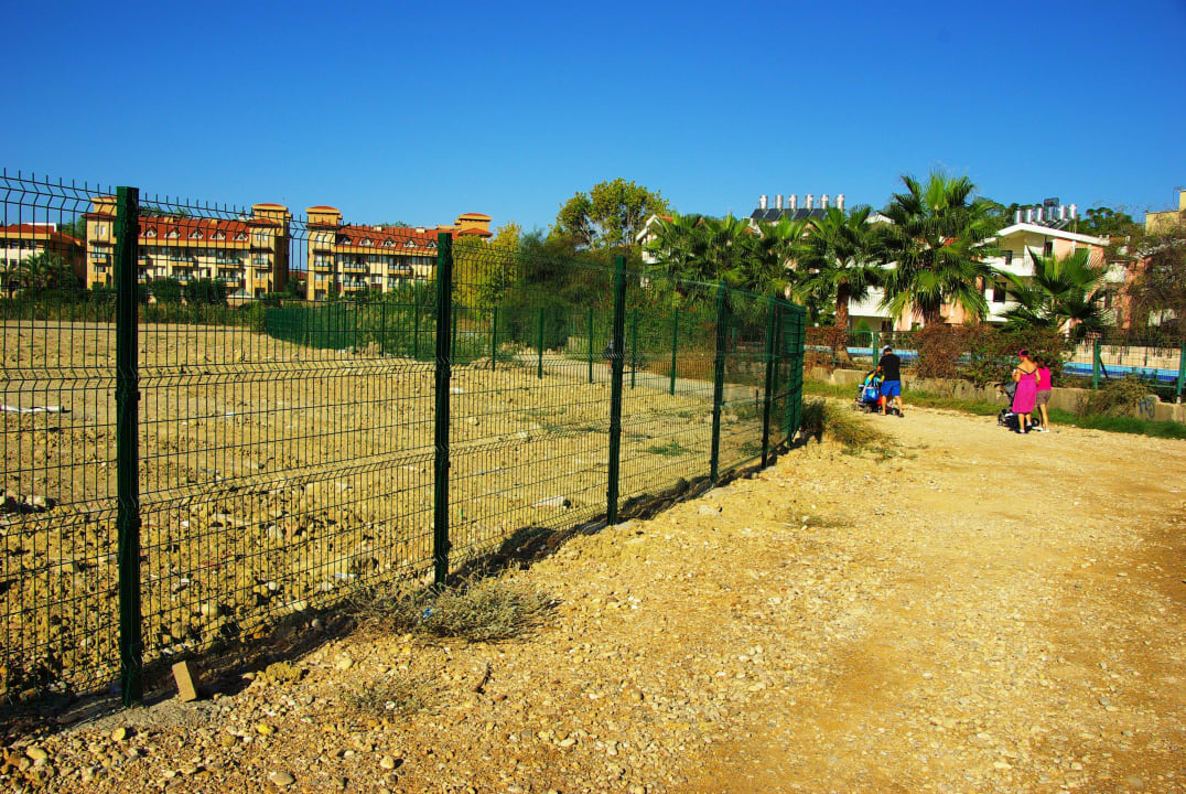 Richtung Bazar Hotel Miramare Beach