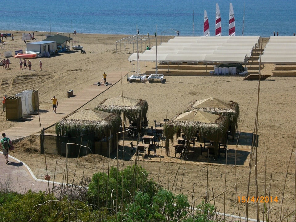 Blick zur Strandbar TUI MAGIC LIFE Jacaranda