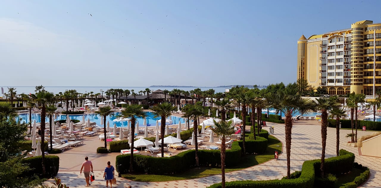 Pool DIT Majestic Beach Resort