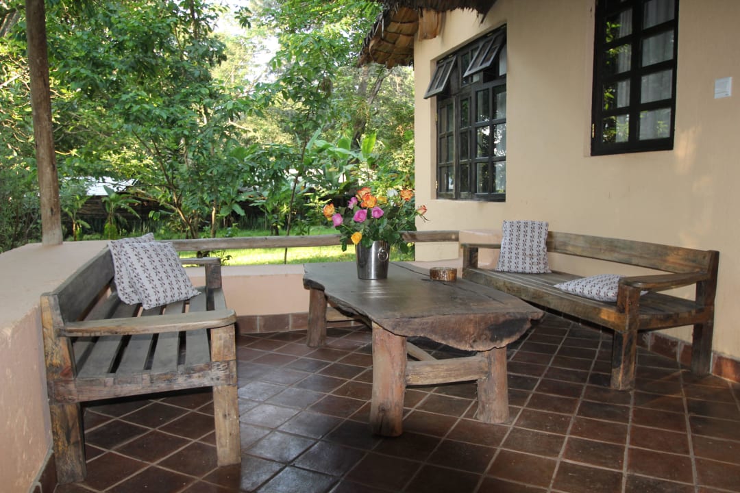 Private Terrasse vor dem Bungalow Rivertrees Country Inn