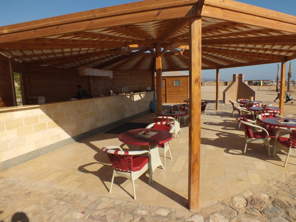 Bar na  plaży Hotel Swiss Inn Dream Resort Taba