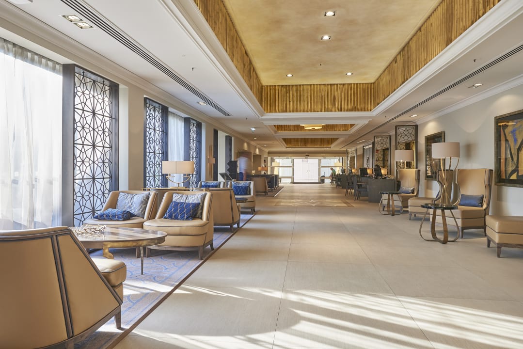 Lobby Dona Filipa Hotel