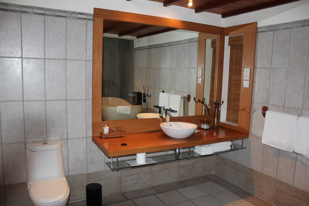 Bad Hotel Saman Villas