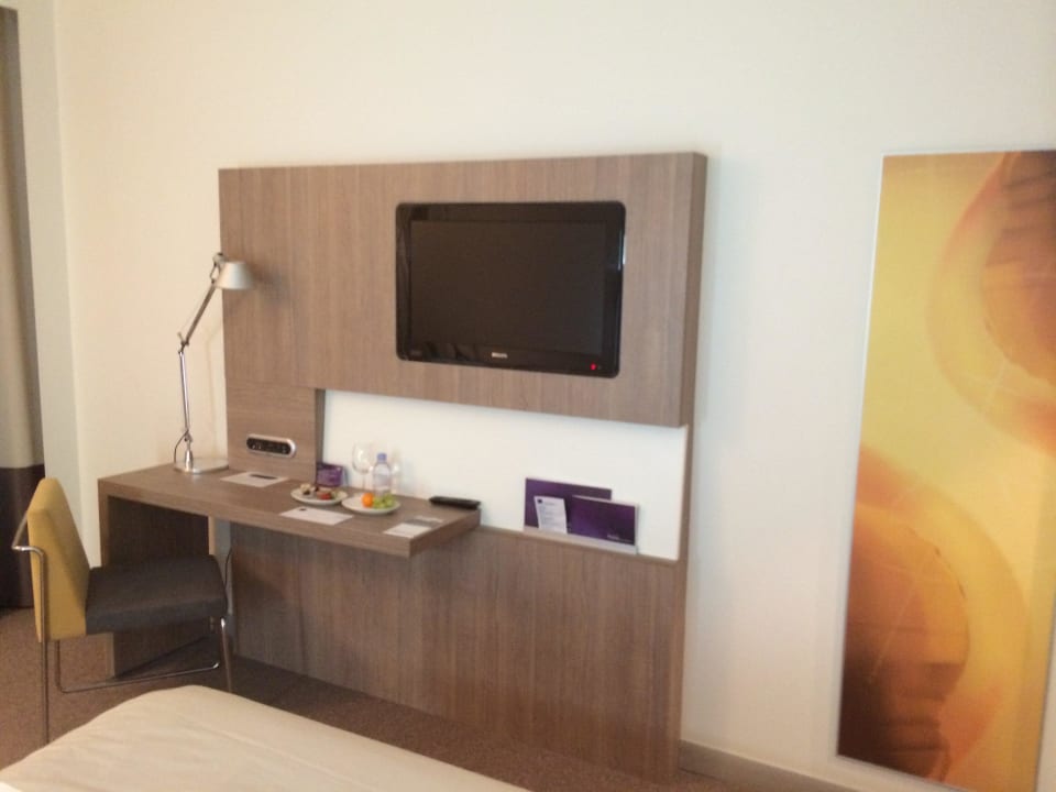 ТВ-стойка Novotel Yekaterinburg Centre