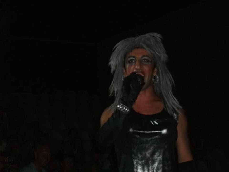 Tina Gökmen Turner Club Grand Side