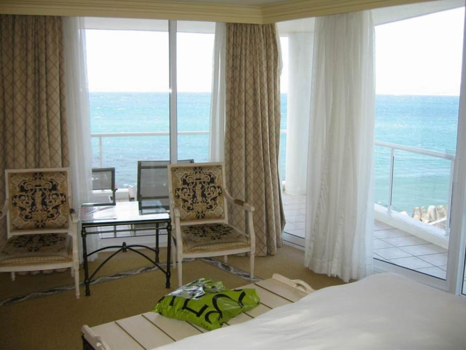 The Bigger Bedroom With A Hotel Radisson Blu Waterfront Cape Town Kapstadt • Holidaycheck 