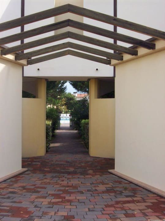 Haupteingang zum Innenbereich Villaggio & Aparthotel Marco Polo